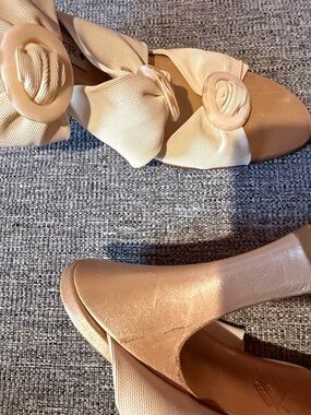 Donald J. Pliner Cream Bow Detail Open-Toe Heels